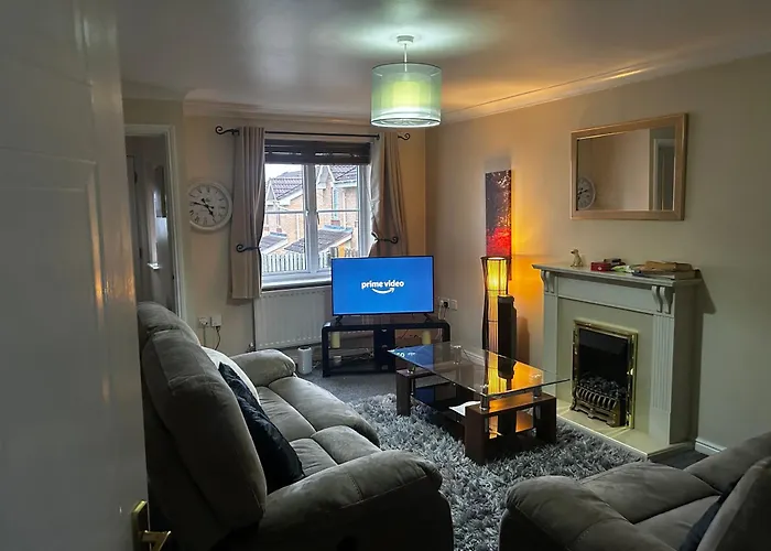 Brades Rise House - 3 Bedroom House With 2 Toilets With A Private Garden