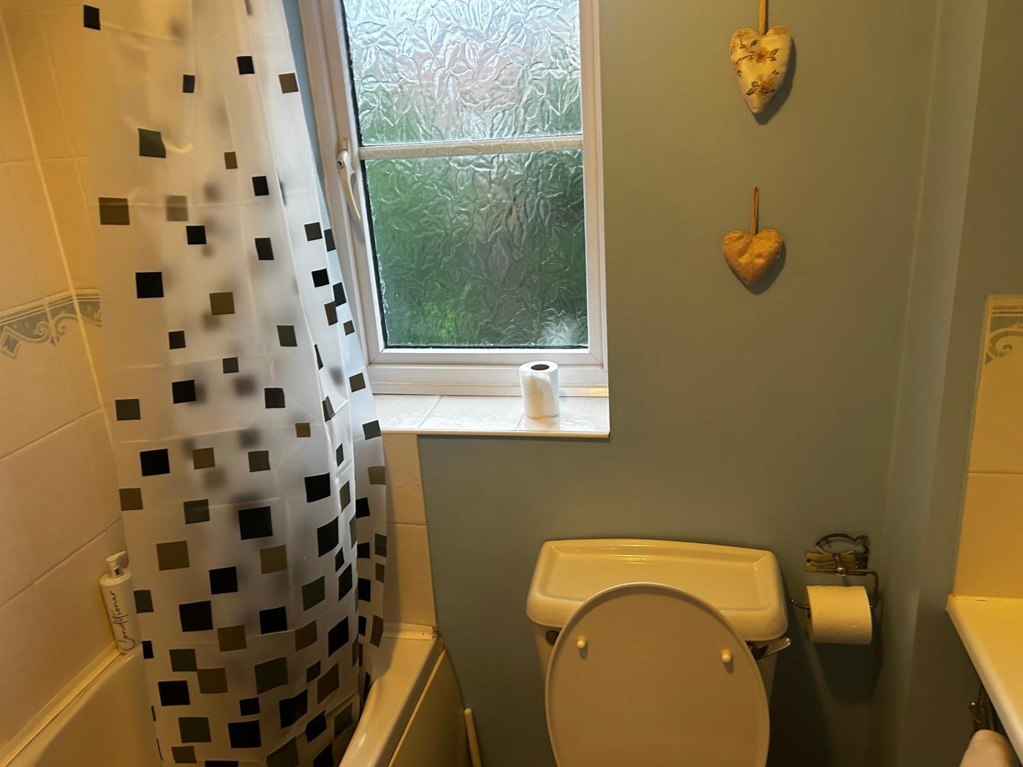 Apartment Brades Rise House - 3 Bedroom House With 2 Toilets With A Private Garden Birmingham