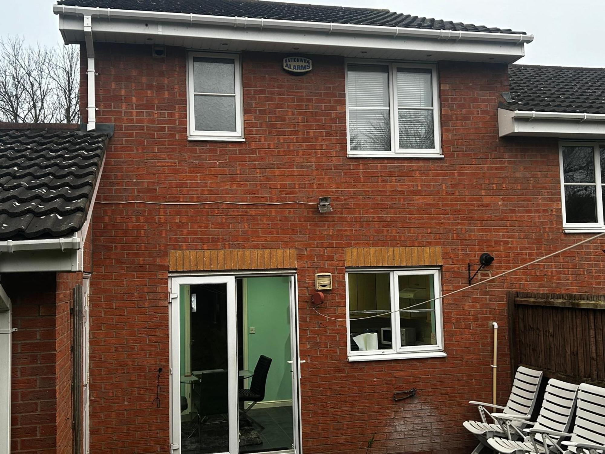 Brades Rise House - 3 Bedroom House With 2 Toilets With A Private Garden Apartment