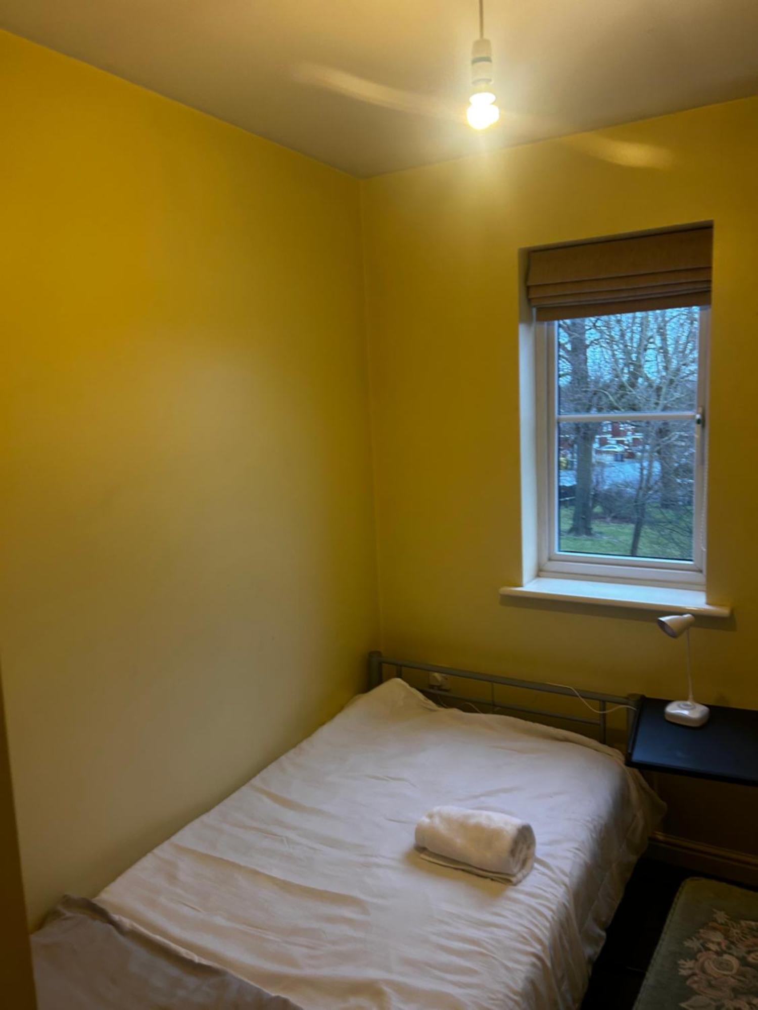 Apartment Brades Rise House - 3 Bedroom House With 2 Toilets With A Private Garden *