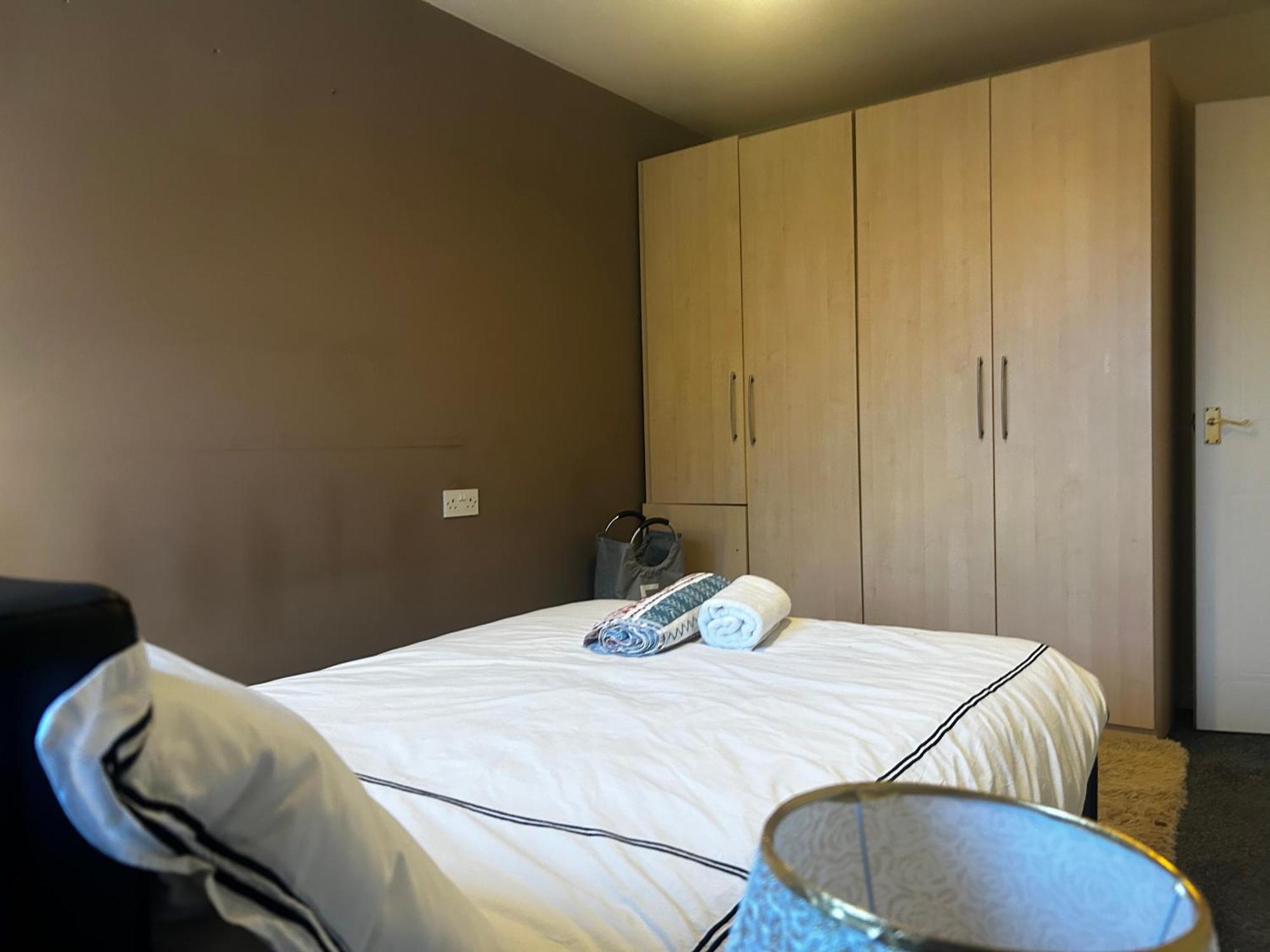 Brades Rise House - 3 Bedroom House With 2 Toilets With A Private Garden Birmingham