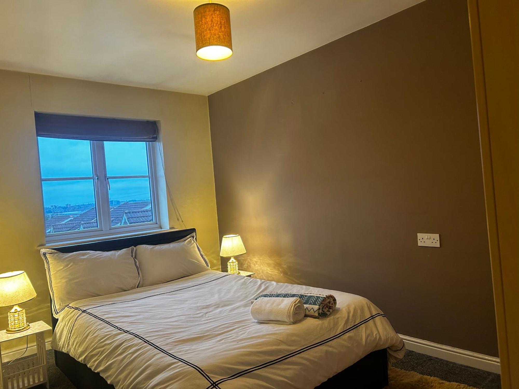 Brades Rise House - 3 Bedroom House With 2 Toilets With A Private Garden Apartment