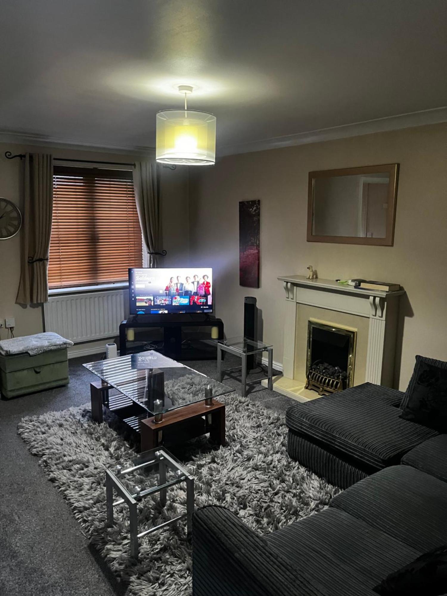 Brades Rise House - 3 Bedroom House With 2 Toilets With A Private Garden Birmingham