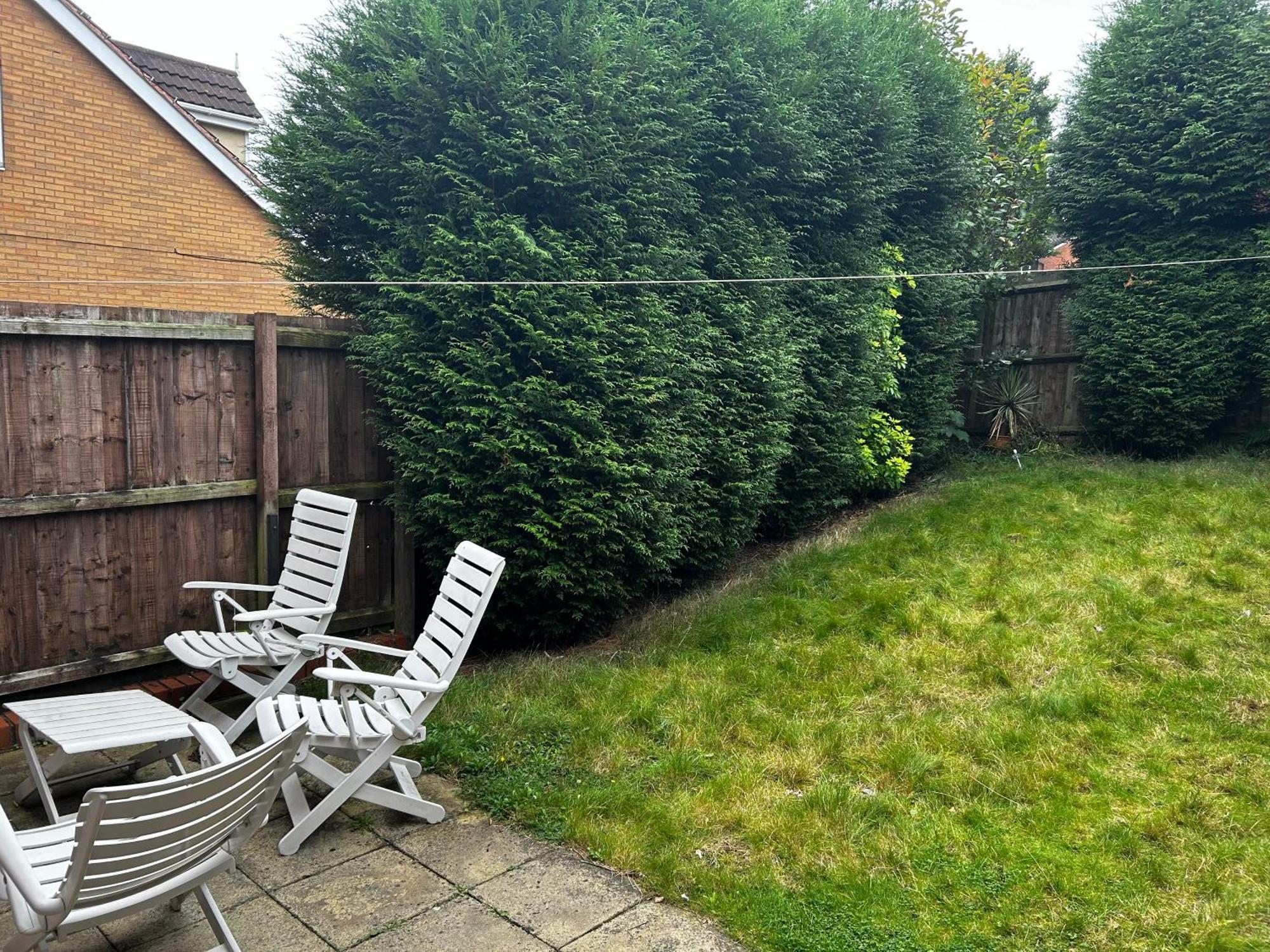 Apartment Brades Rise House - 3 Bedroom House With 2 Toilets With A Private Garden Birmingham